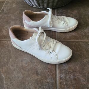 Naturalizer White Leather Sneakers Size 7.5 Womens